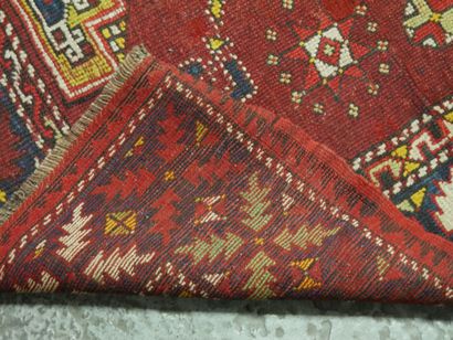 null Old Bergamo carpet - Central Anatolia (Turkey) 

Late 19th - early 20th century

Wool...