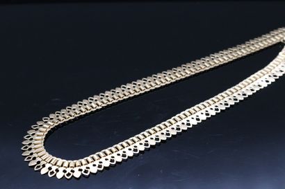 null Necklace in 18K (750) yellow gold with geometric mesh.

Eagle head hallmark.

Necklace...