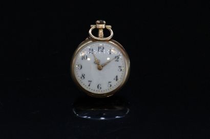 null Neck watch in 18K (750) yellow gold, the case decorated with garlands of flowers.

Diameter:...