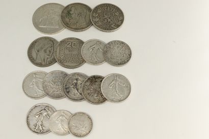 null Ensemble de pièces en argent :

- 5 francs belges Léopold II 1867 - 1870

-...