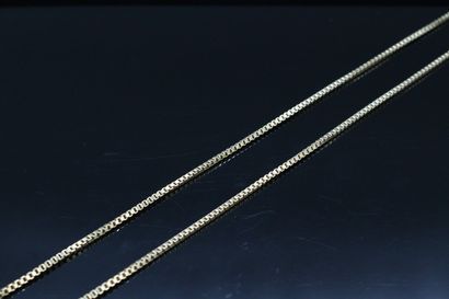 null Necklace in 18K (750) yellow gold with Venetian mesh.

Necklace size : 60 cm...