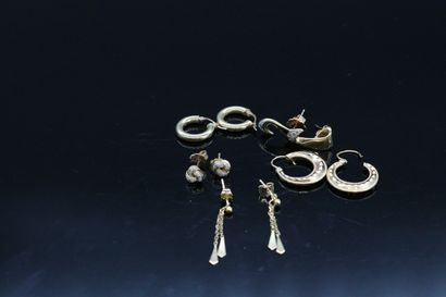 null Lot of six pairs of earrings in 18K (750) yellow gold.

Weight. : 9.58 g