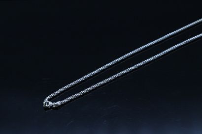 null Pendentif en or gris 18k (750) composé d'une perle noire de Tahiti (provenance...