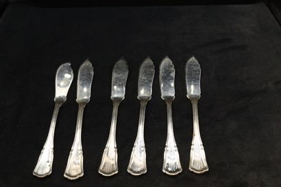 null Set of silver cutlery including: 6 spoons, two small serving pieces, and 6 fish...