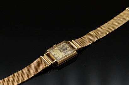 null Montre bracelet de dame, boîtier carré en or jaune 18k (750), cadran à fond...