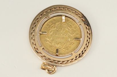 null Pièce en or de 20 Francs Napoléon III tête nue montée dans un pendentif en or

jaune...