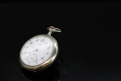 null OMEGA

Silvered metal pocket watch, white enamel dial, sub-dial at 6 o'clock,...