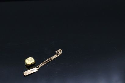 null Lot comprenant un débris d'or dentaire et un bracelet en or jaune 18k (750)....
