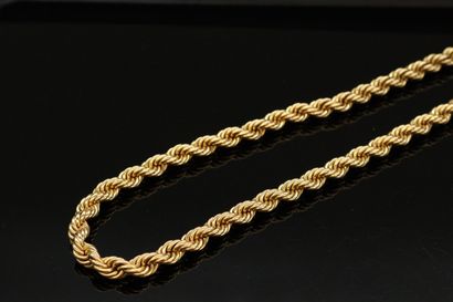 null Necklace in 18k (750) yellow gold with twisted mesh. 

Italian work. 

Around...