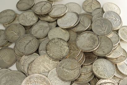 null Lot de pièces en argent comprenant : 

- 5 Francs Semeuse 1960x45, 1961x9, 1962x13,...