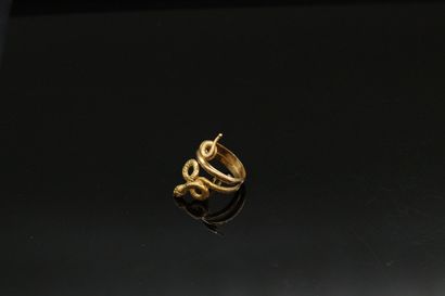 null Ring in 18K (750) yellow gold in the shape of a snake.

Finger size : 54 - Weight...