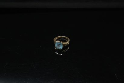 null Yellow gold ring 18k (750) decorated with a faceted topaz. 

Punch of mapitre....