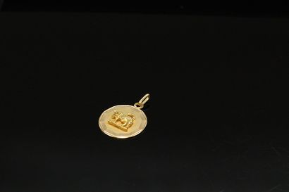 null Pendant in 18k (750) yellow gold featuring the astrological sign Taurus in relief.

Weight...