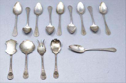 null Silver cutlery (Minerva) :

- 4 hors d'oeuvres cutlery, goldsmith's mark Charles...