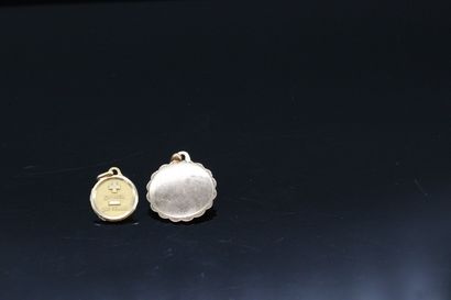 null Lot composed of two pendants in yellow gold 18k (750) + that yesterday - that...