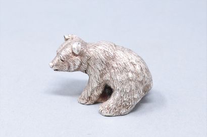 null Small silver bear. 

Spanish hallmark. 

Weight : 40.56 g.