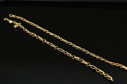 null Lot of two 18k (750) yellow gold bracelets. 

Italian work. 

Wrist size : 18...