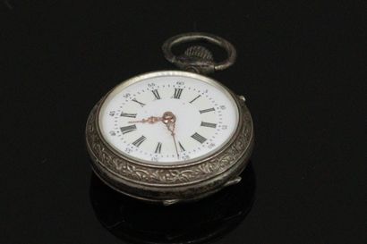 null Lot of 4 silver pocket watches and 6 silver metal pocket watches.

Gross weight...