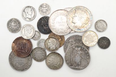null FRANCE MODERNE

Lot de 22 monnaies principalement en argent : 

- 5 francs 1847...