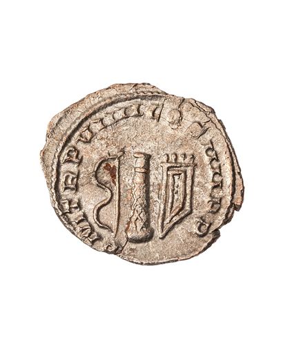 null POSTUME 

Antoninien frappé à Trèves en 268

R/ Massue, arc et carquois 

Cunetio...