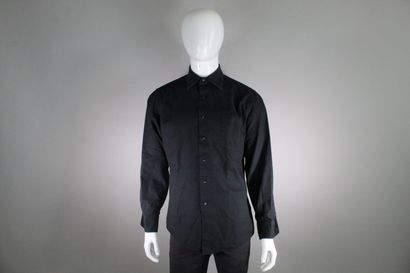 null GEOFFREY BEENE 



Black cotton blend shirt. 



Size : L - 34/35