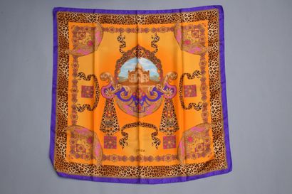 null ESCADA



Silk square with orange and leopard decoration of the Taj Mahal. 

With...