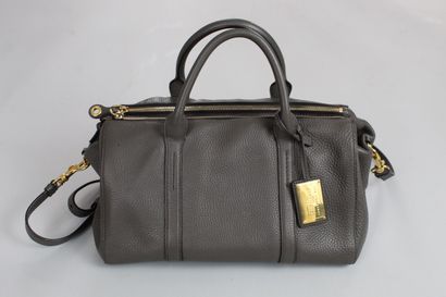 null CAR SHOES 



Handbag, shoulder bag or shoulder strap (removable) in grey grained...