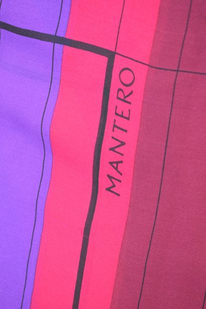 null MANTERO



Large multicolored shawl in silk chiffon. 

Slight traces.



Dimensions...