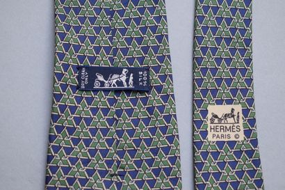 null HERMES PARIS



Silk tie with geometrical patterns, navy blue and green.

Length...