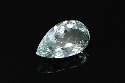 null 
Pear topaz on paper. 




Probably unheated. 




Weight : 19.54 cts.
