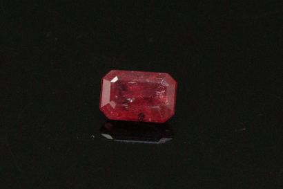 null Rectangular ruby with cut sides. 

Weight : 0.83 cts.
