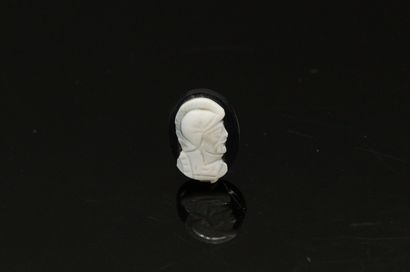 null Cameo agate profile of warrior

Height : 15 mm.