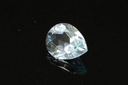 null Pear topaz on paper. 

Weight : 2.85 cts.