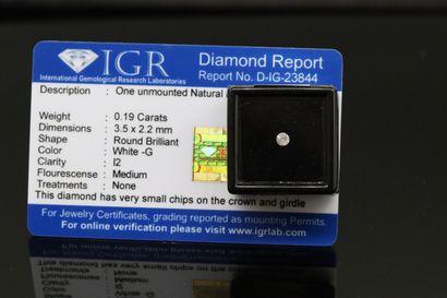 null Diamant "white G" rond sous-scellé.

Accompagné d'un certificat de l'IGR indiquant...