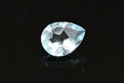 null Pear topaz on paper. 

Weight : approx. 2.75 cts.
