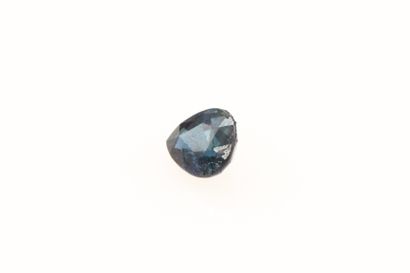 null Pear sapphire on paper. 

Weight : 0.35 cts.