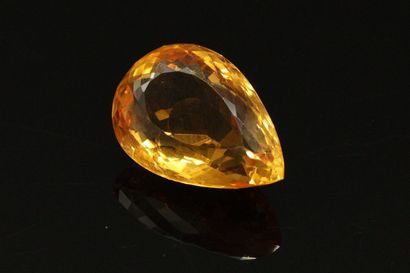 null Pear citrine on paper

Weight : 19.55 cts.