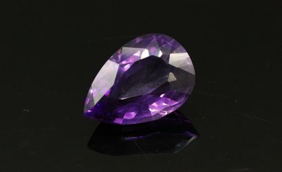 null Pear amethyst on paper. 

Weight : approx. 37.60 cts.