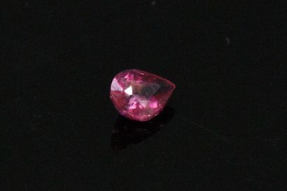 null Pear ruby on paper. 

Weight : 0.31 cts.