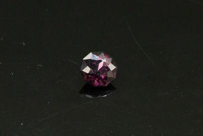 null Violet Spinel modified on paper.

Weight : 1.55 cts