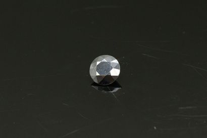 null Round Hematite on paper. 

Weight : approx. 4.30 cts.