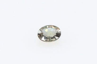 null Oval purple sapphire on paper. 

Weight : 0.38 cts.