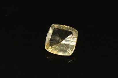 null Citrine faceted on paper. 

Weight : 4.45 cts.
