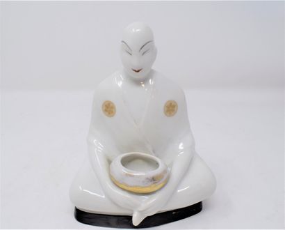 null ROBJ - Jean BORN dit (1921-1931) 

Veilleuse brûle-parfum " Bouddha " en porcelaine...