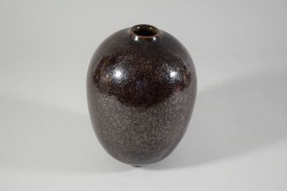 null GILLES 

Vase with an ovoid body and a narrow neck in brown enamelled stoneware...