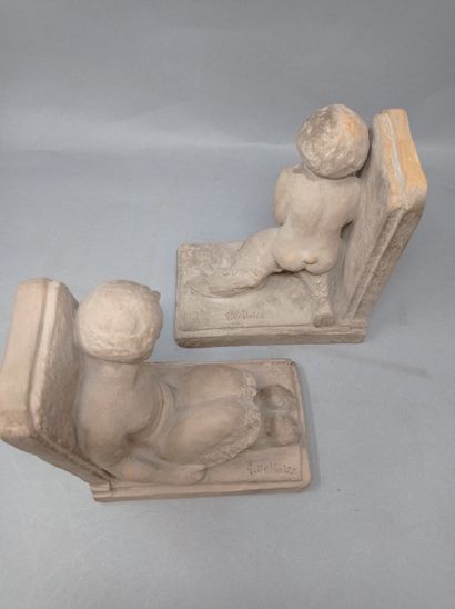 null DEBLAIZE Gaston (1895-1935)

Pair of bookends in terracotta, representing a...