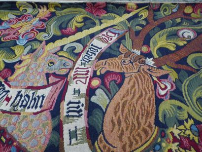 null Tapisserie en laine reproduisant une tapisserie médiévale au décor d'un lion,...