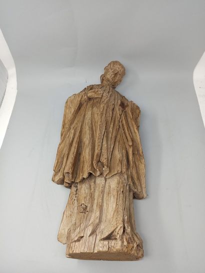 null Sculpture en bois en ronde-bosse sculptée représentant un saint.

XVIII ème...
