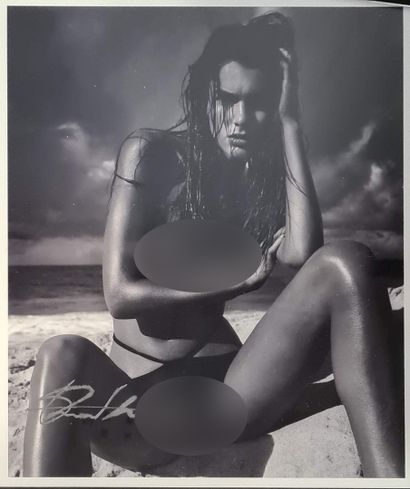 null Patrick DEMARCHELIER (1943-2022). 

Fashion, photograph from the 2005 Pirelli...