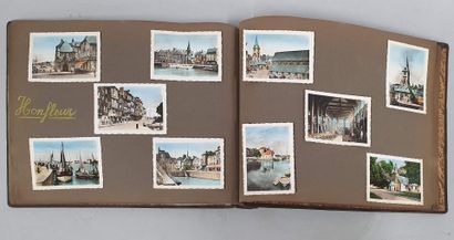 null Photographie, carte postale. Un album composé de cartes postales et photographies...